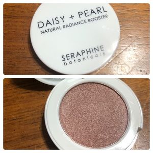 Daisy & Pearl highlighter